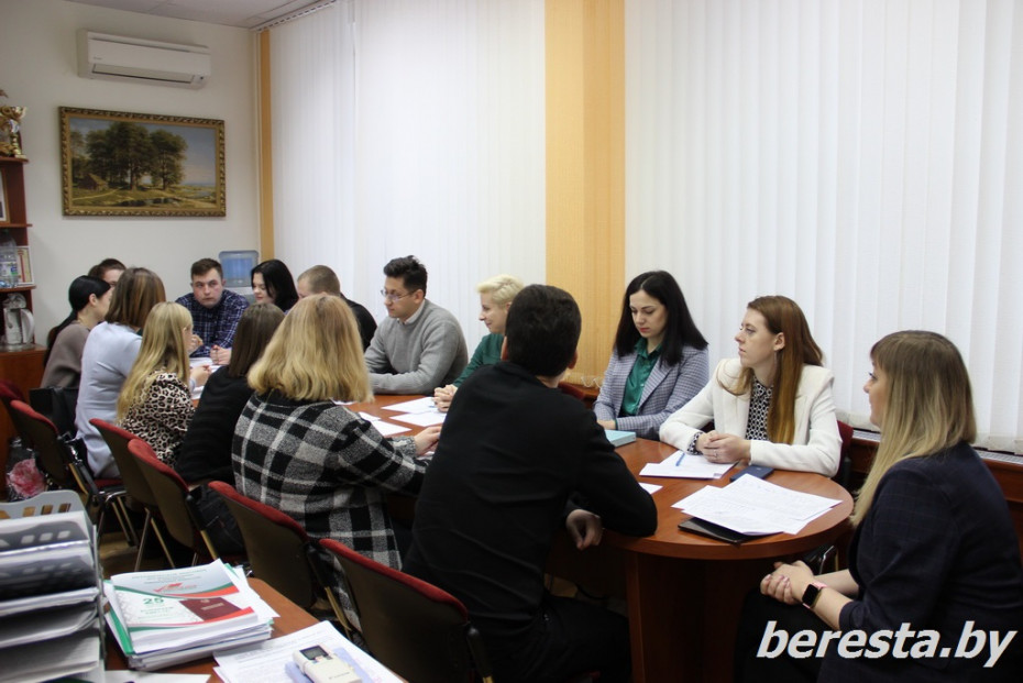 Заседание районного Совета работающей молодежи состоялось на Берестовитчине