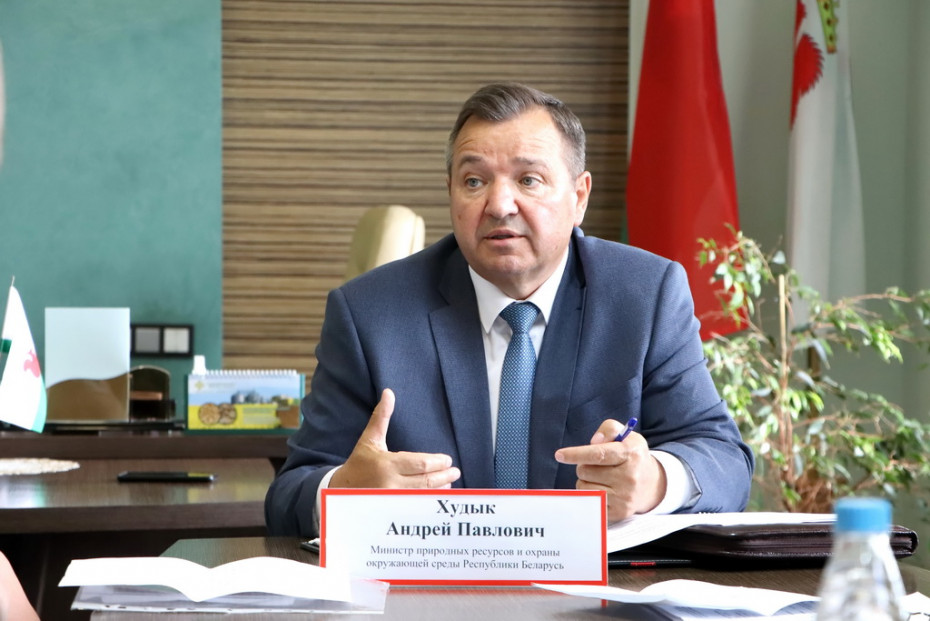 Министр природных ресурсов и охраны окружающей среды Андрей Худык провел выездной прием граждан в Большой Берестовице